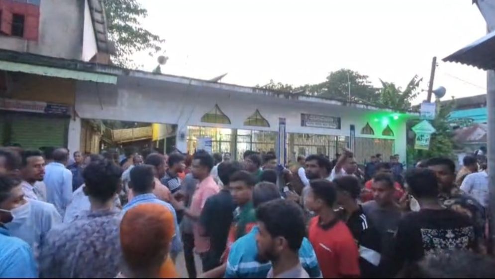 আ.লীগ নেতাকে নিয়ে শিবির-যুবদলের মধ্যে সংঘর্ষ, আহত অন্তত ৫০